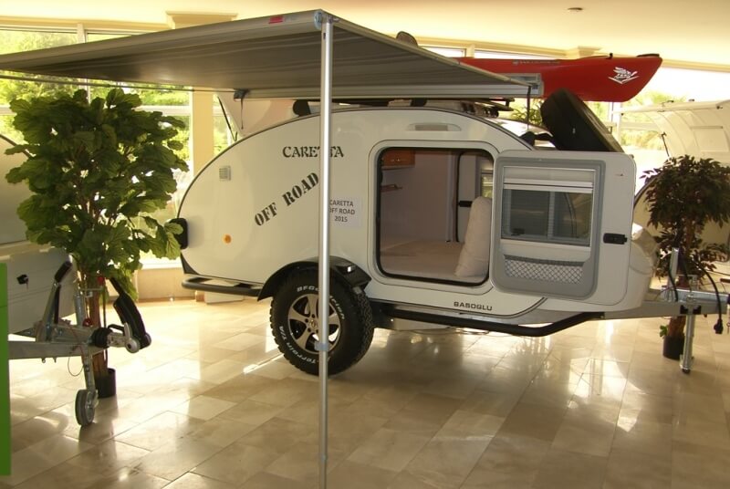 Caravane tout-terrain Caretta avec auvent