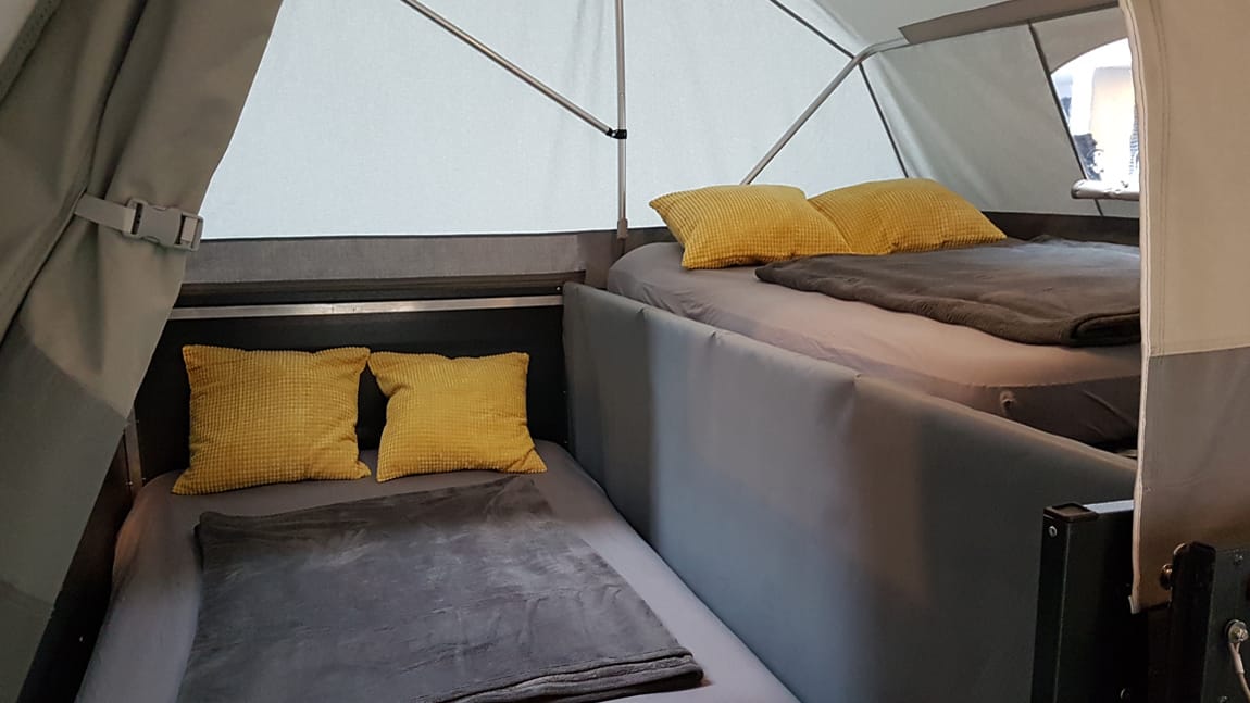 Vue de l'intérieur de la caravane pliante (c)Cultmobil