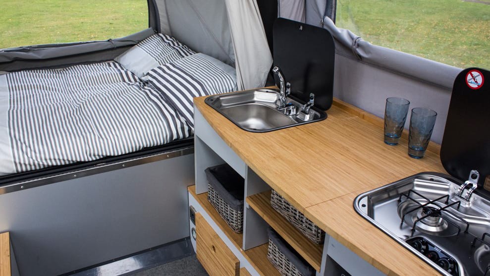 Vue de l'intérieur de la caravane pliante AO Foto(c)Air Opus