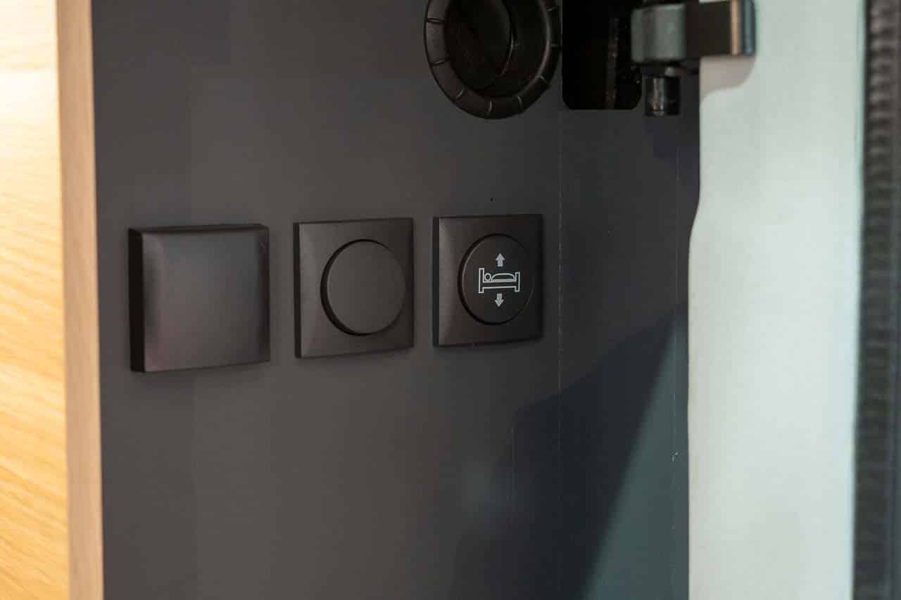 Adria TWIN MAX 680 Bouton pour lit de pavillon