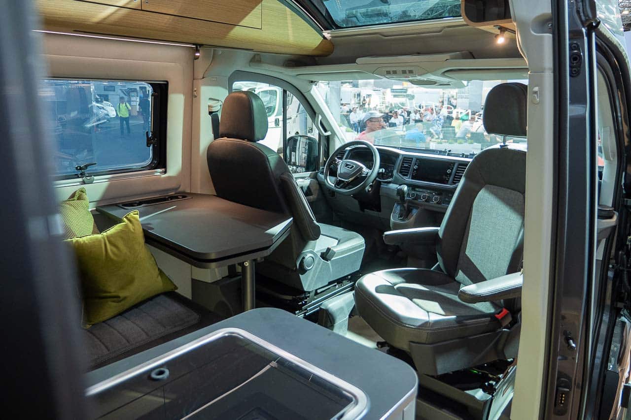 Adria TWIN MAX 680 Cabine du conducteur