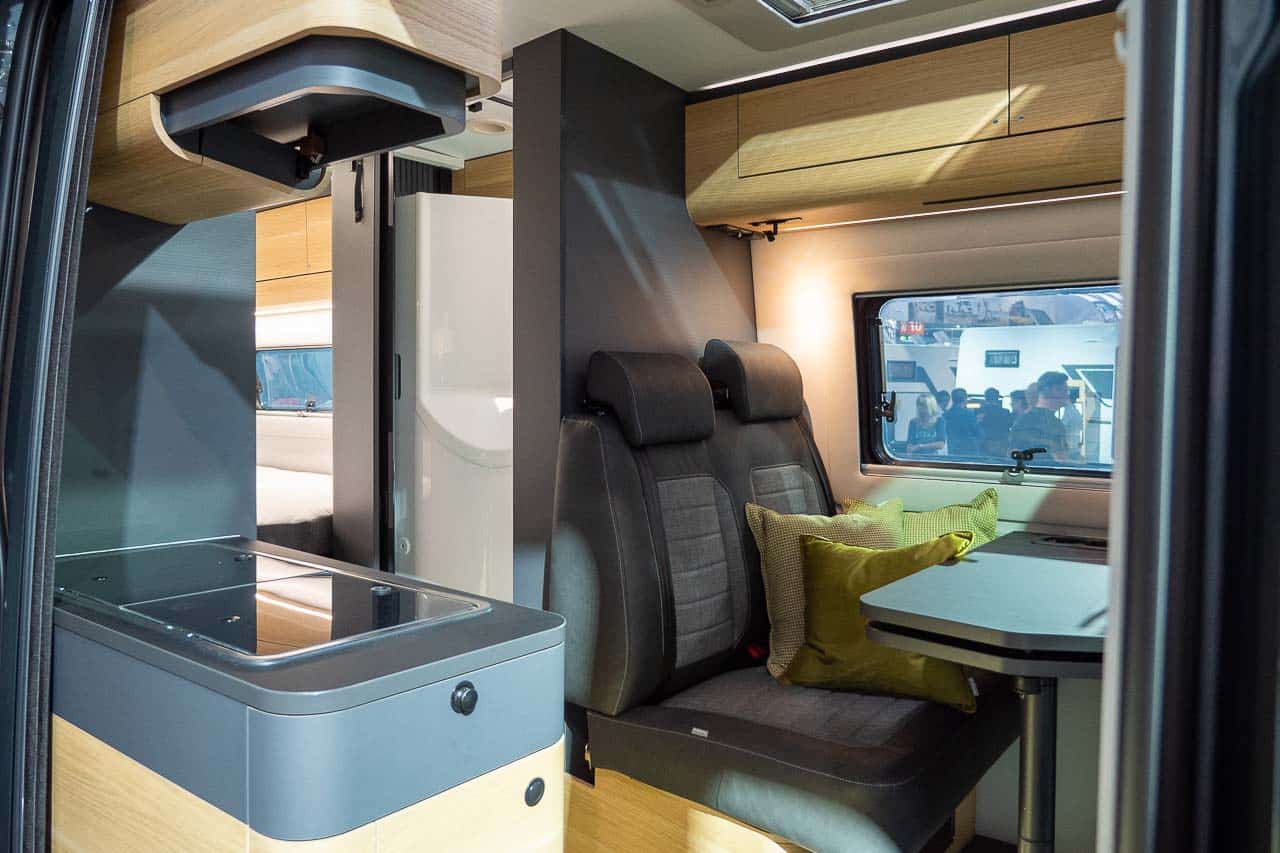 Adria TWIN MAX 680 Espace repas