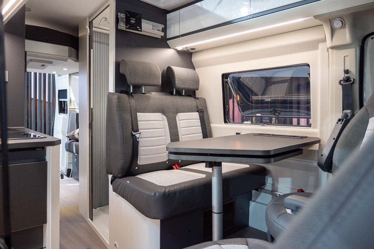 Adria TWIN 600 Table à manger