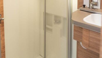 Weinsberg X-Cursion Van Dusche