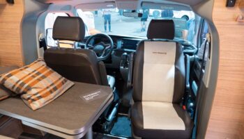 Weinsberg X-Cursion Van Fahrerkabine Tisch