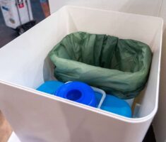 Trenntoilette Behälter für Feststoffe und Flüssiges