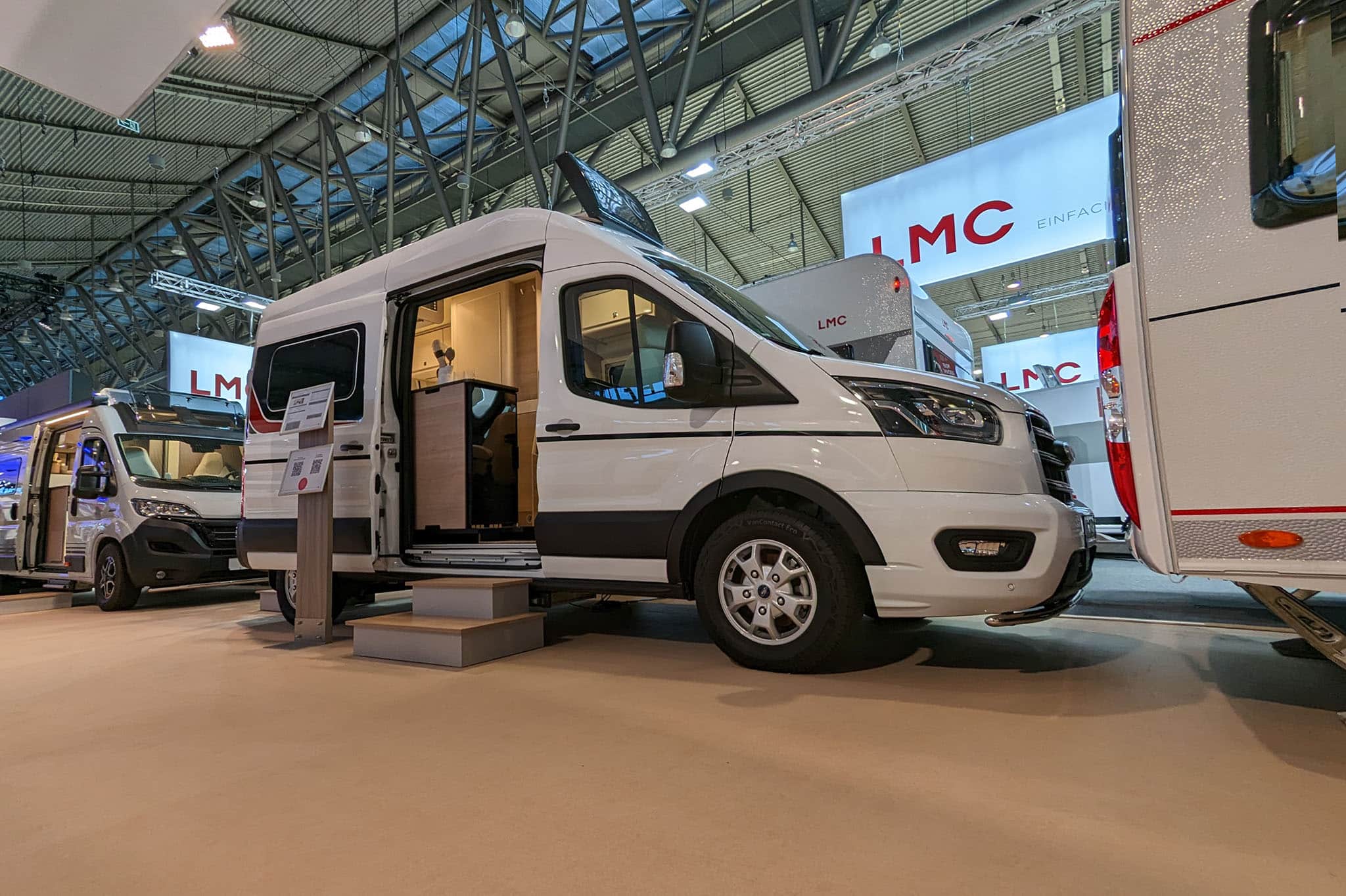 Ce camping-car confortable est équipé d’un très grand lit