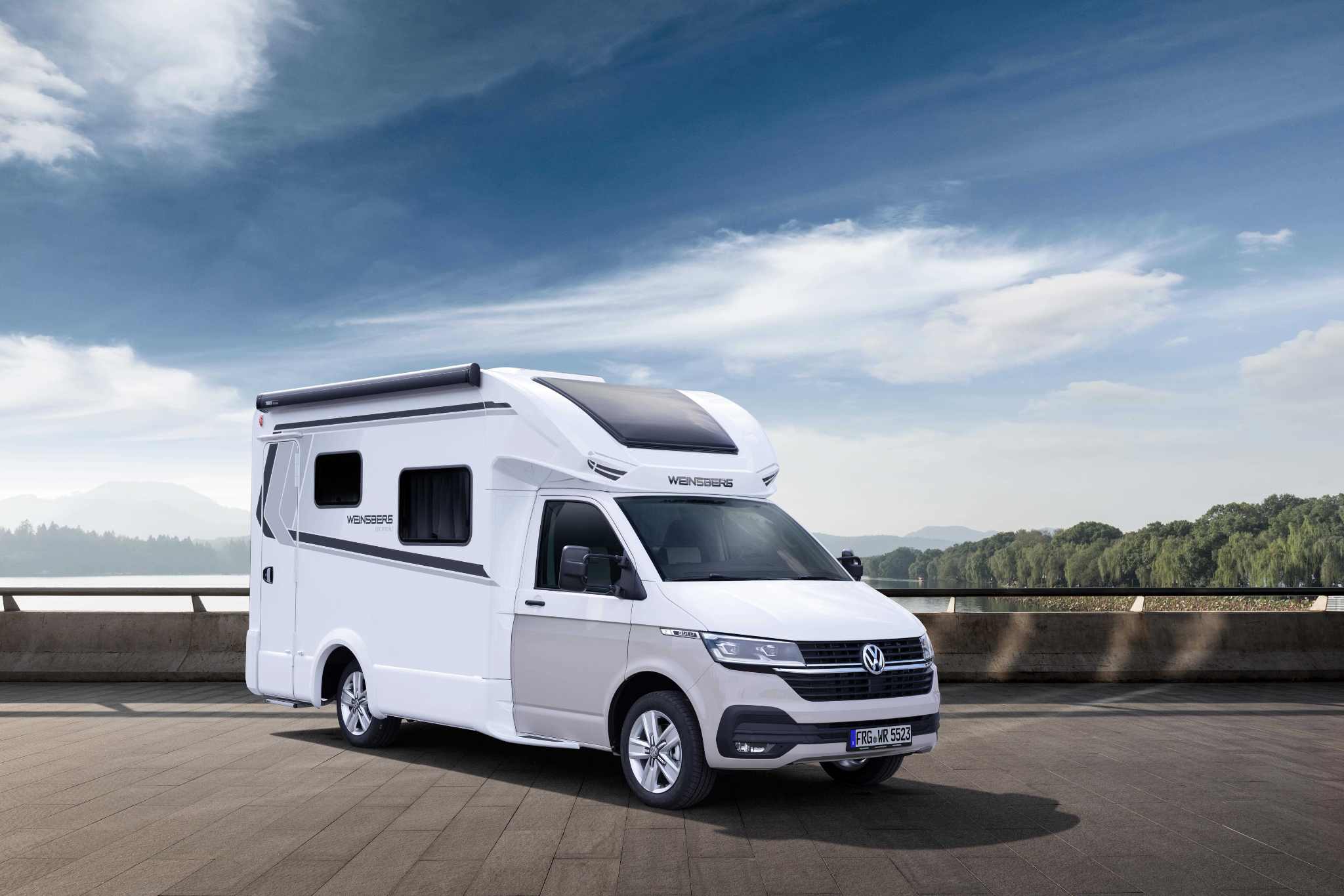 Avec une longueur de véhicule de seulement 5,88 mètres, le X-Cursion Van est compact et maniable, tout en offrant suffisamment d'espace pour accueillir jusqu'à 4 personnes. © Knaus Tabbert AG