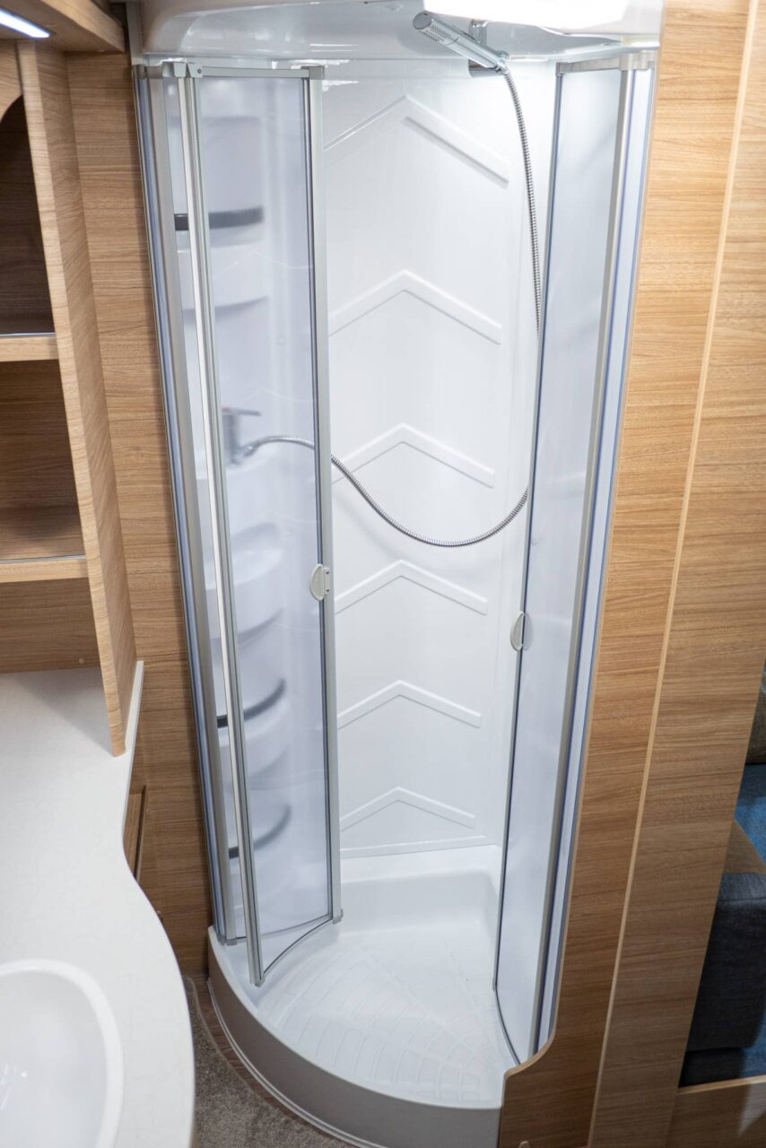 Fendt Bianco Activ 515 SGD Caravan Salon 2023 Douche