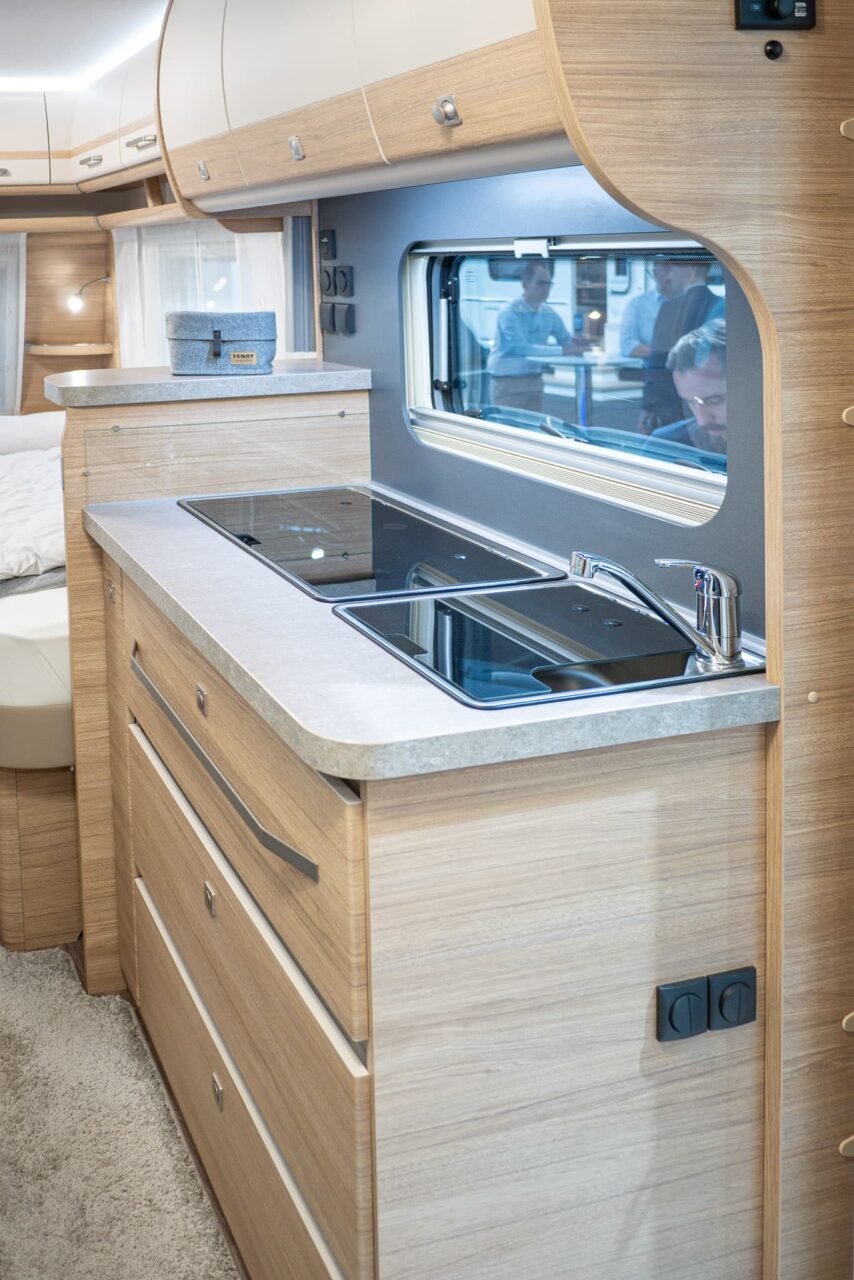 Fendt Bianco Activ 515 SGD Caravan Salon 2023 Cuisine