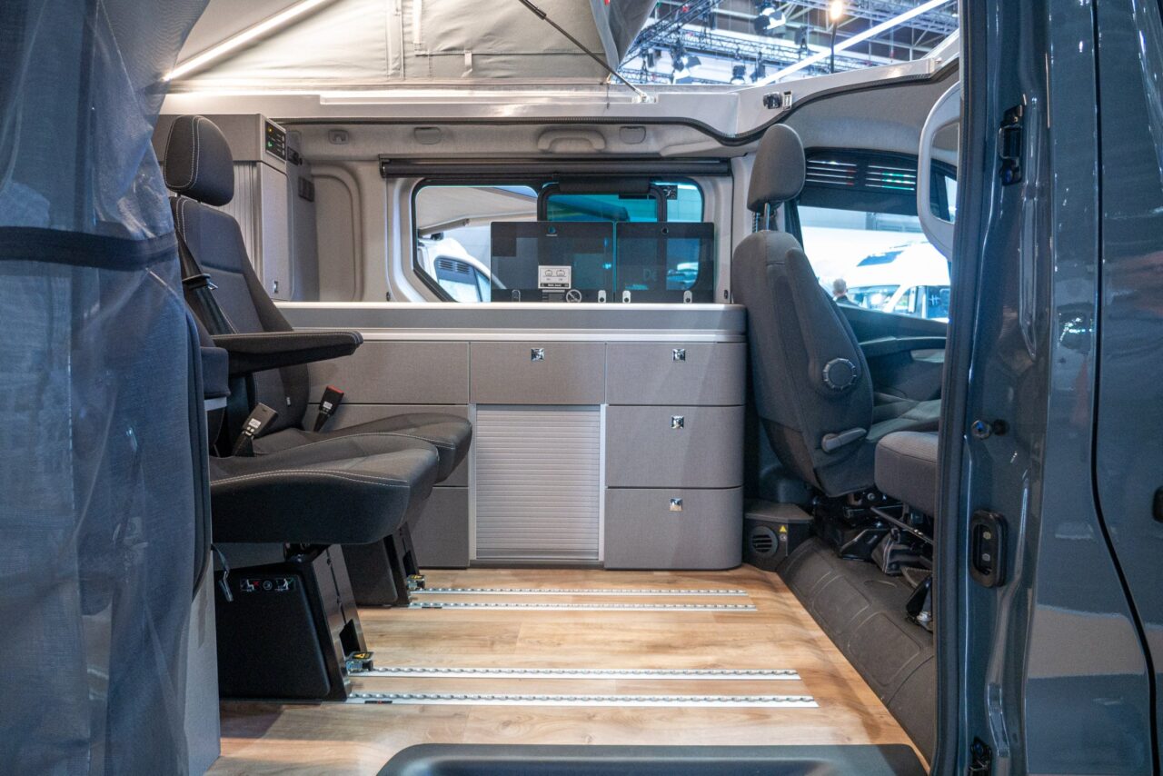 nissan primastar seaside by dethleffs innenansicht