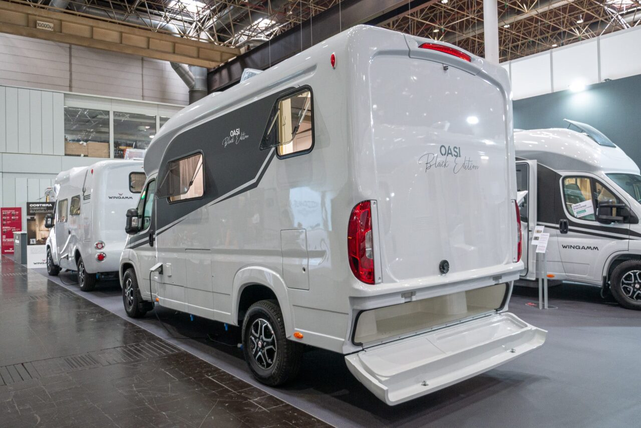 Caravan Salon 2023 Nouveautés : Camping-car de luxe Wingamm Oasi 610 M avec équipement de confort 1 wingamm oasi 610 heck