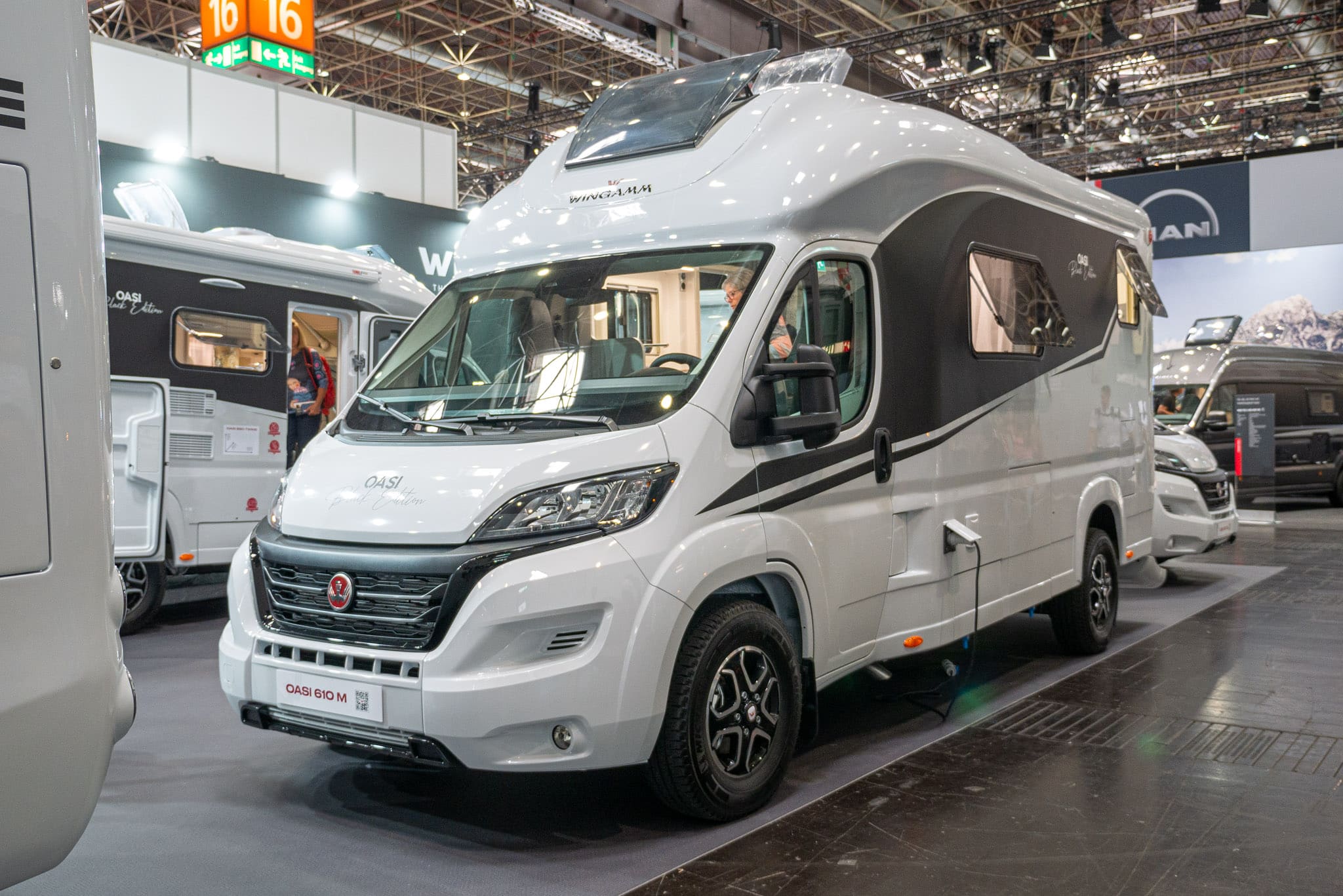 Caravan Salon 2023 Nouveautés : Camping-car de luxe Wingamm Oasi 610 M avec équipement de confort