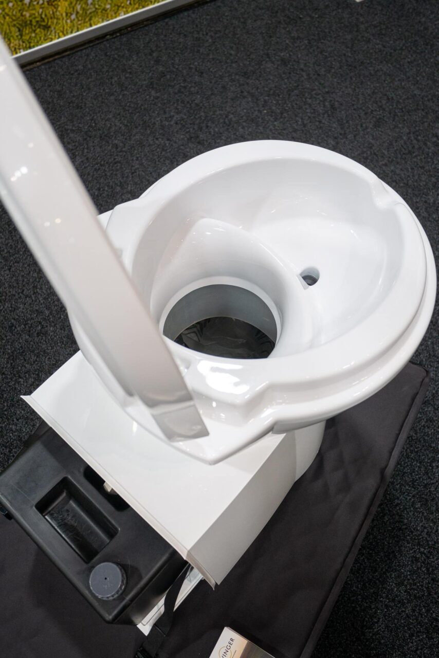 Toilettes séparatrices à cassette Arwinger (2024) : Kit de conversion pour les toilettes chimiques Thetford 1 arwinger kassetten trenntoilette oben