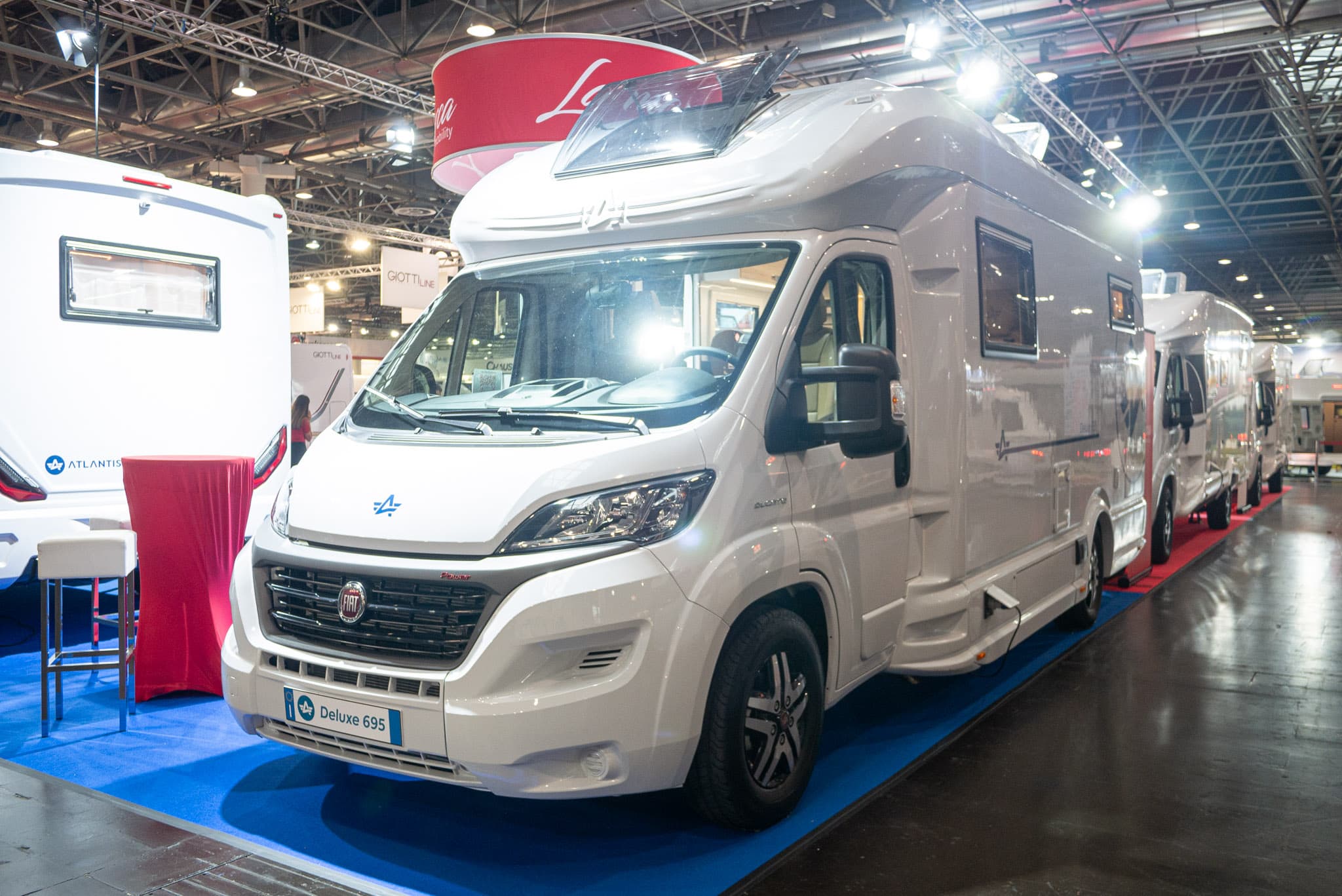 Atlantis Deluxe 695 (2024) : camping-car confortable et luxueux pour quatre personnes – avec visite à 360° !
