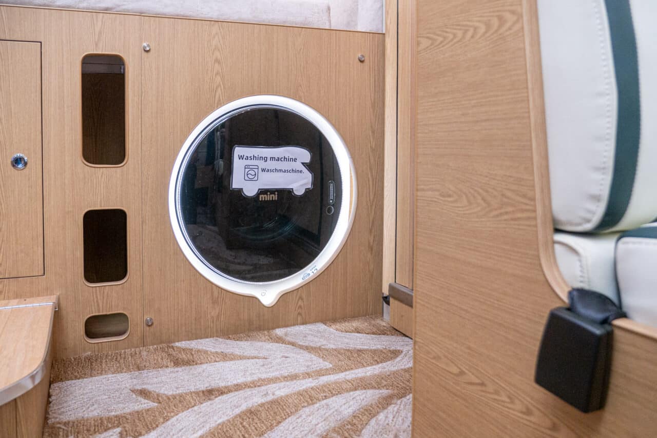 Points forts du Caravan Salon 2023 : Nouveautés et innovations du plus grand salon du camping au monde 7 Machine à laver Deddle RV Epro Max
