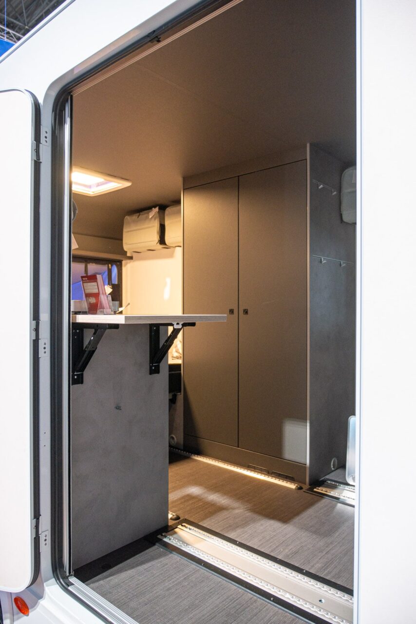 dethleffs yoka go kleiderschrank zu