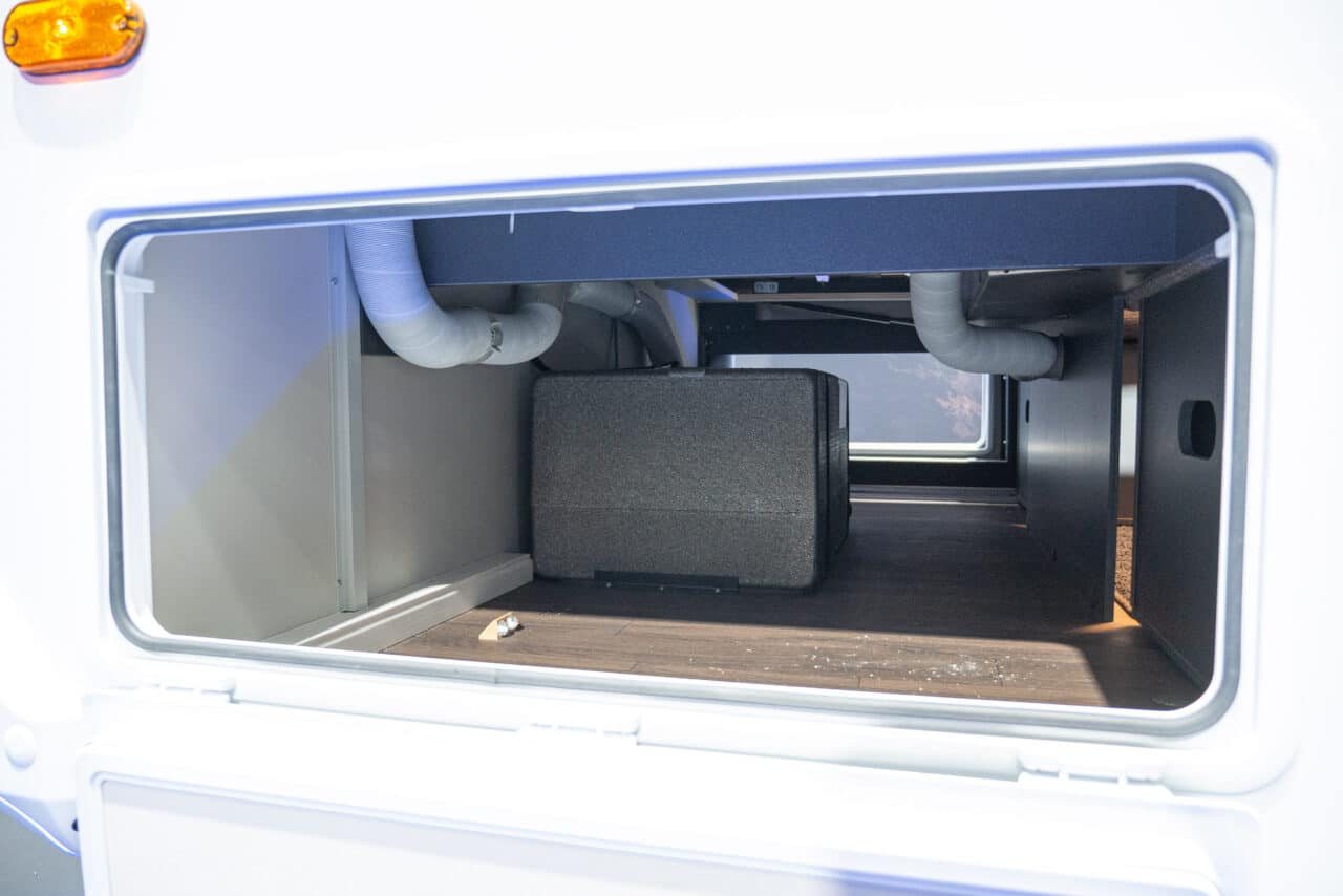 knaus yaseo 340 px heckgarage 1