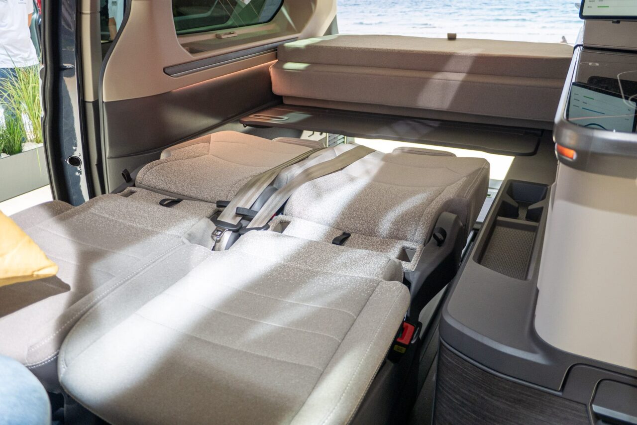 vw multivan california runtergeklappte sitze