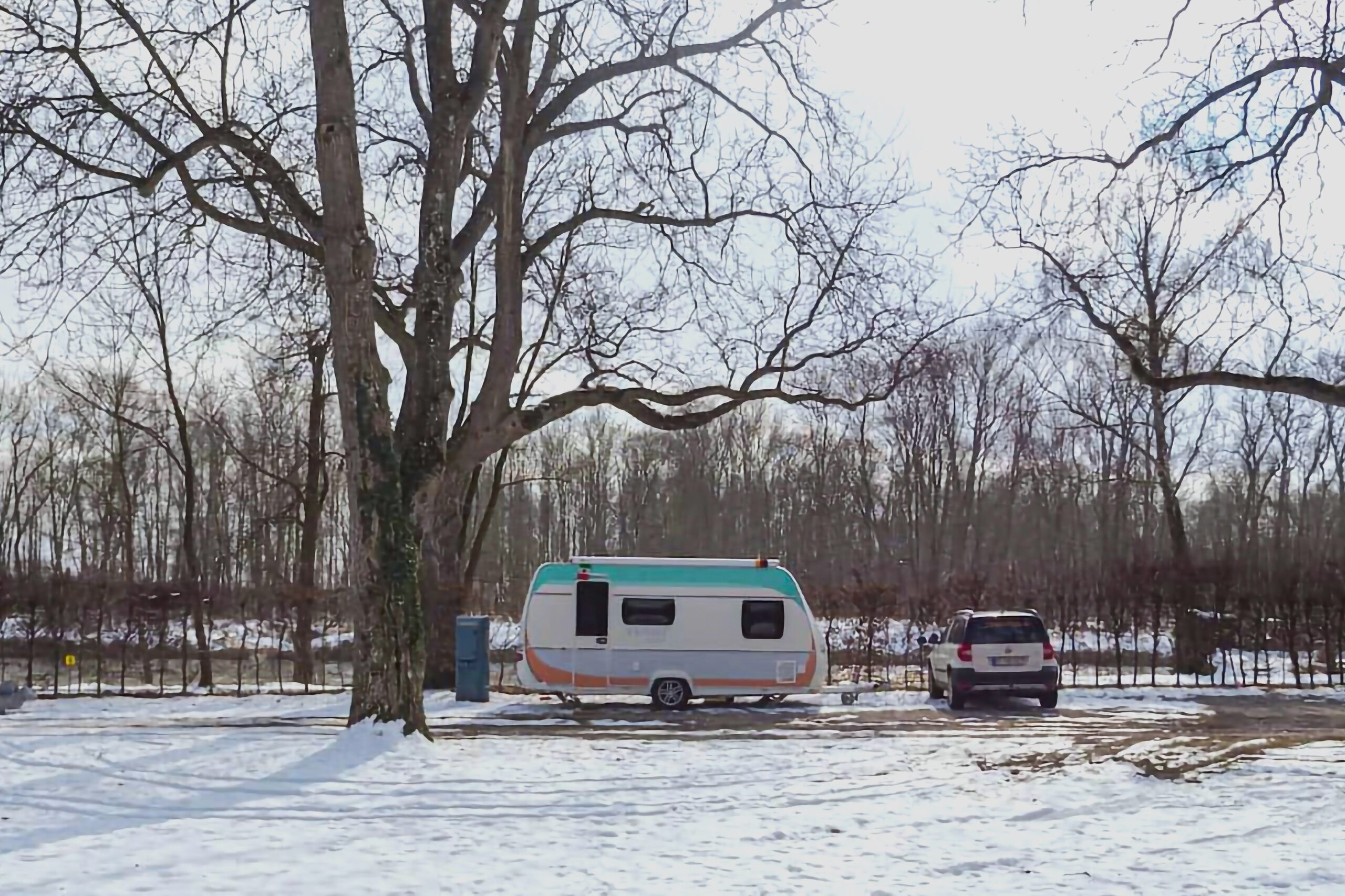Camping d’hiver : conseils et équipement pour des journées de détente dans la neige