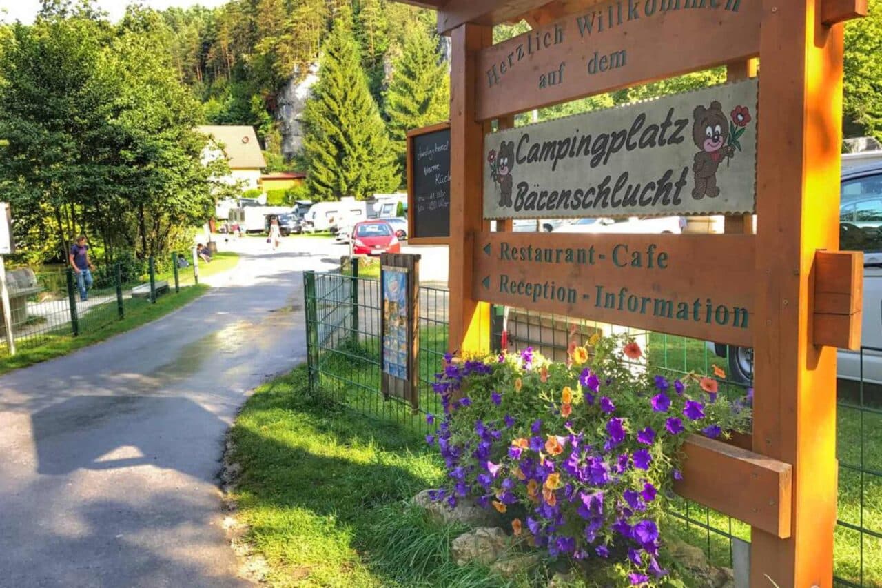 Camping près de grottes spectaculaires en Allemagne - Teufelshöle