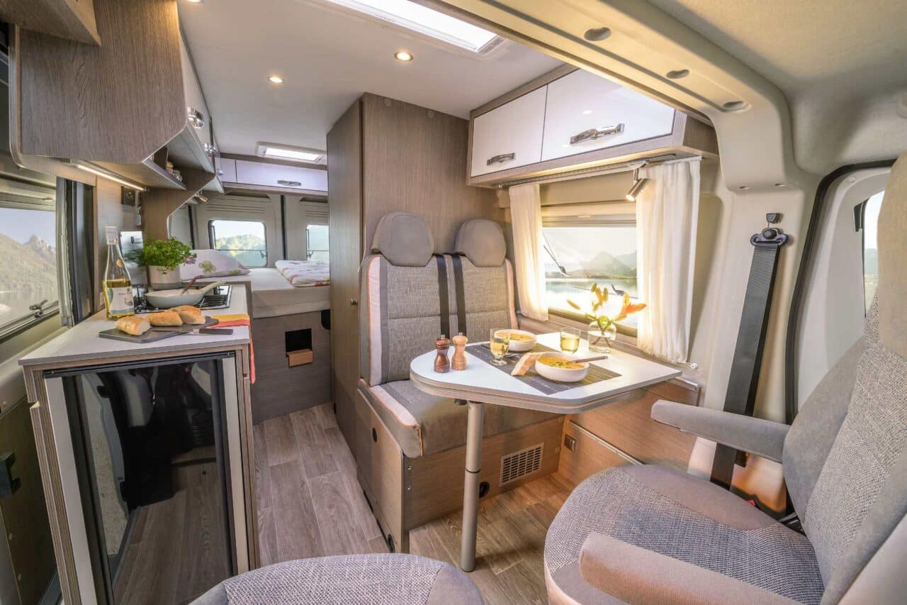 Camping-cars pour 2 personnes Pössl Intérieur