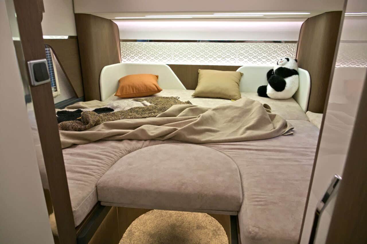 Deddle RV Carbonic Liner 78 - Lit à l'arrière Caravan Salon 2024