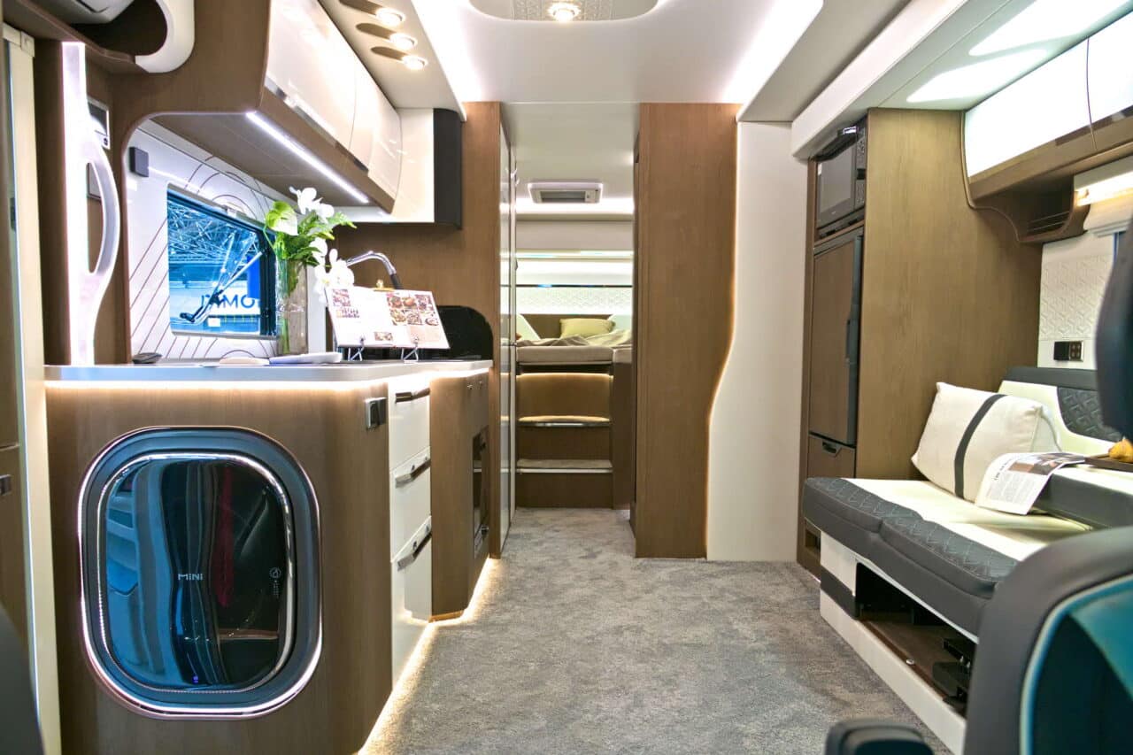 Deddle RV Carbonic Liner 78 - Intérieur Caravan Salon 2024