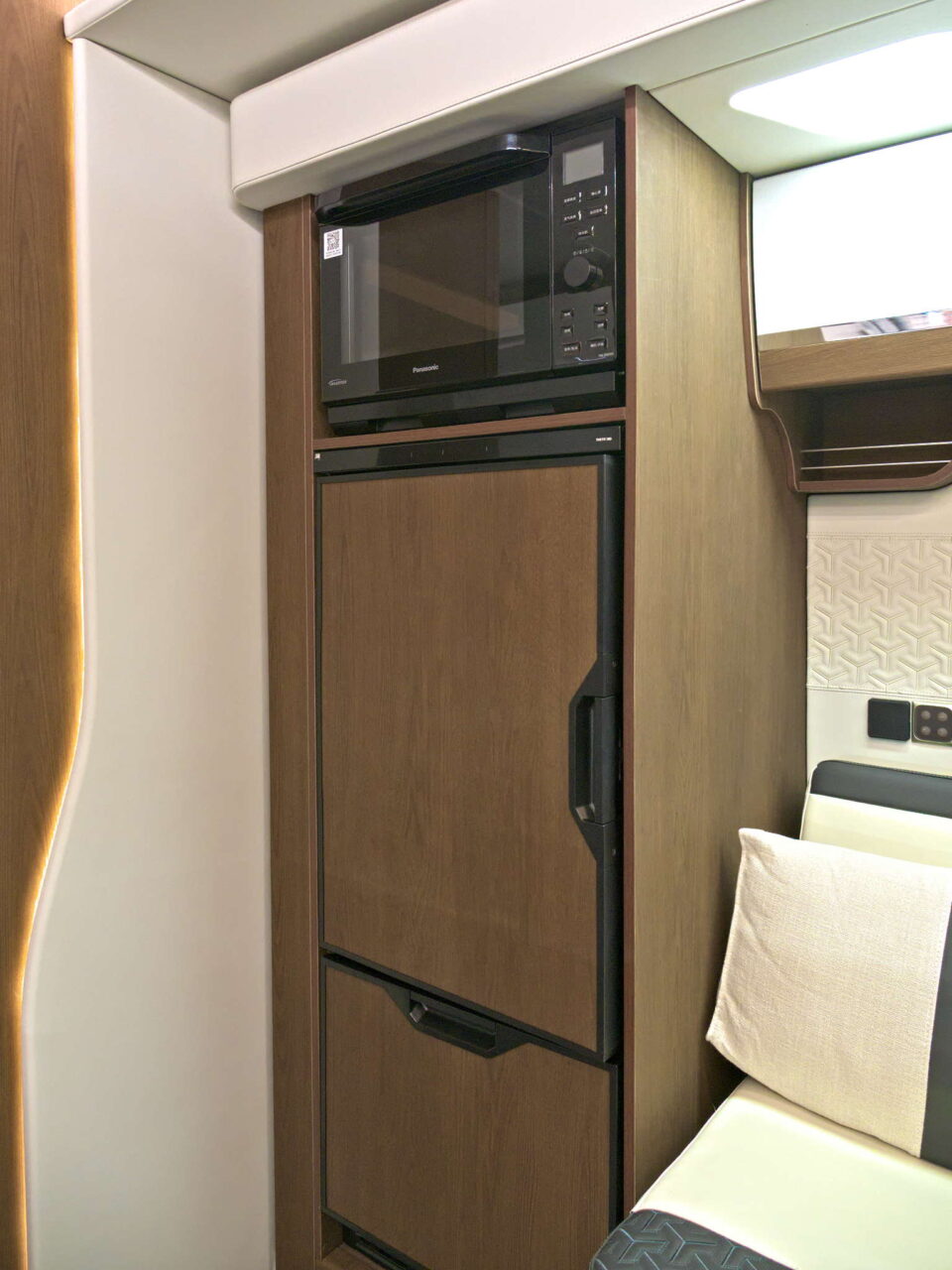 Deddle RV Carbonic Liner 78 - Réfrigérateur Caravan Salon 2024