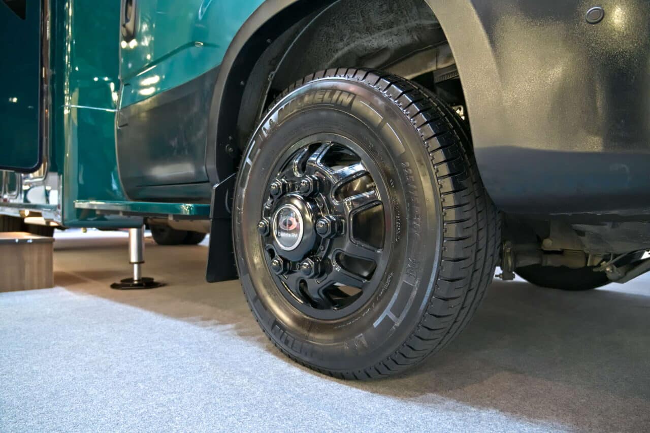 Deddle RV Carbonic Liner 78 - Pneus Caravan Salon 2024