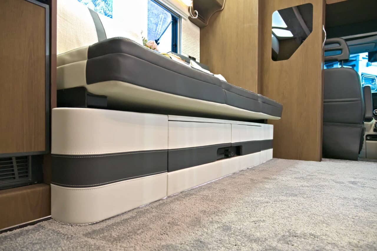 Deddle RV Carbonic Liner 78 - Canapé avec tiroir Caravan Salon 2024