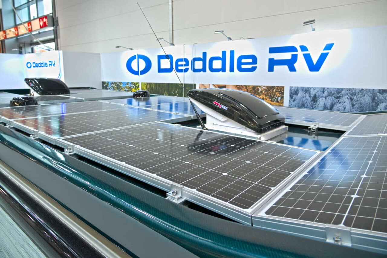 Deddle RV Carbonic Liner 78 - Solar Caravan Salon 2024