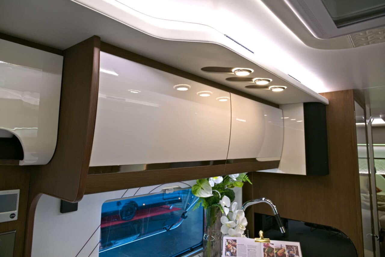 Deddle RV Carbonic Liner 78 - Armoires Caravan Salon 2024