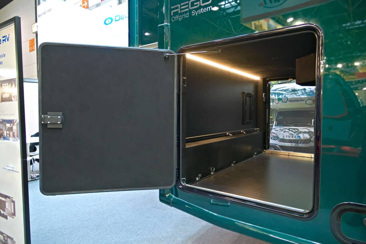 Deddle RV Carbonic Liner 78 - Garage arrière Caravan Salon 2024