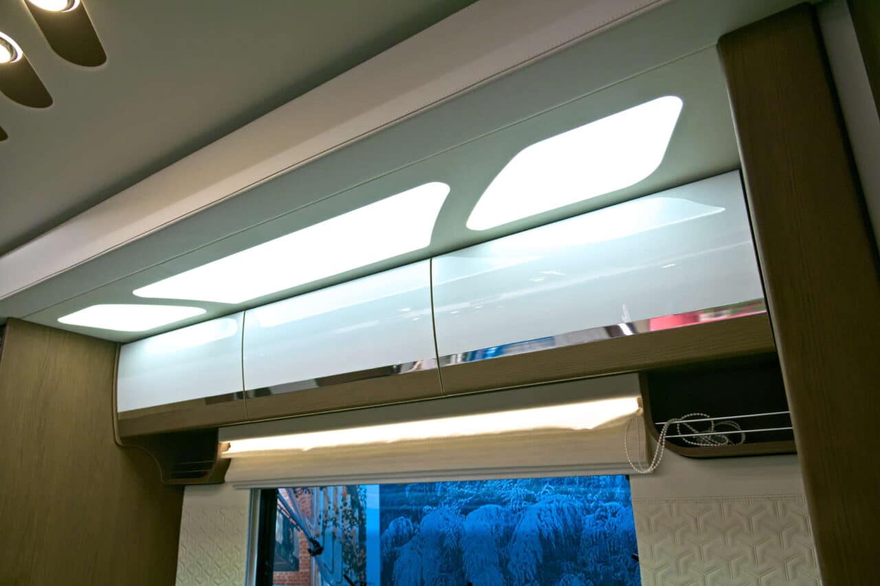 Deddle RV Carbonic Liner 78 - Armoires Caravan Salon 2024
