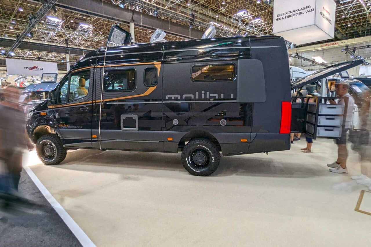 Nouveautés Caravan Salon 2024 : Malibu Genius 641 LE - un confort compact avec une extension de hayon innovante 1 Malibu genius 641 LE 0148