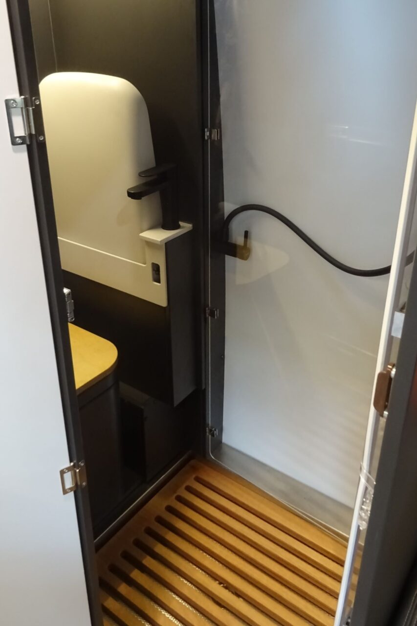 Starvan Bad Dusche Hochformat cKatja Scholz