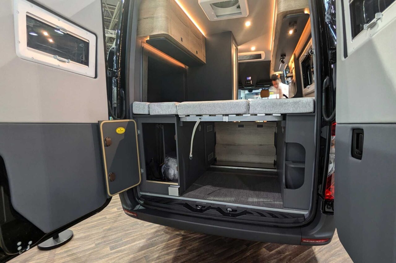 clever aventuro 600 caravan salon 2024 heck