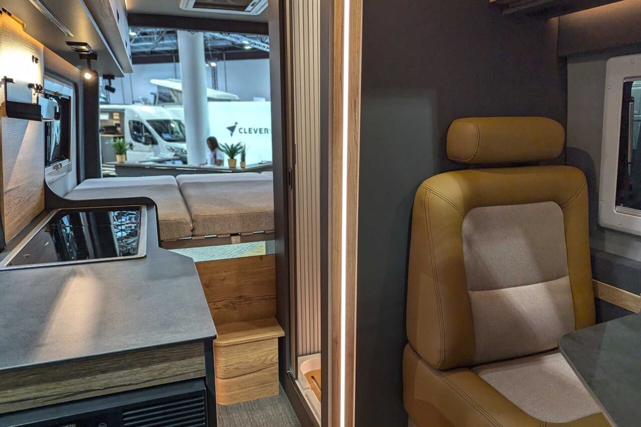 clever aventuro 600 caravan salon 2024 interieur