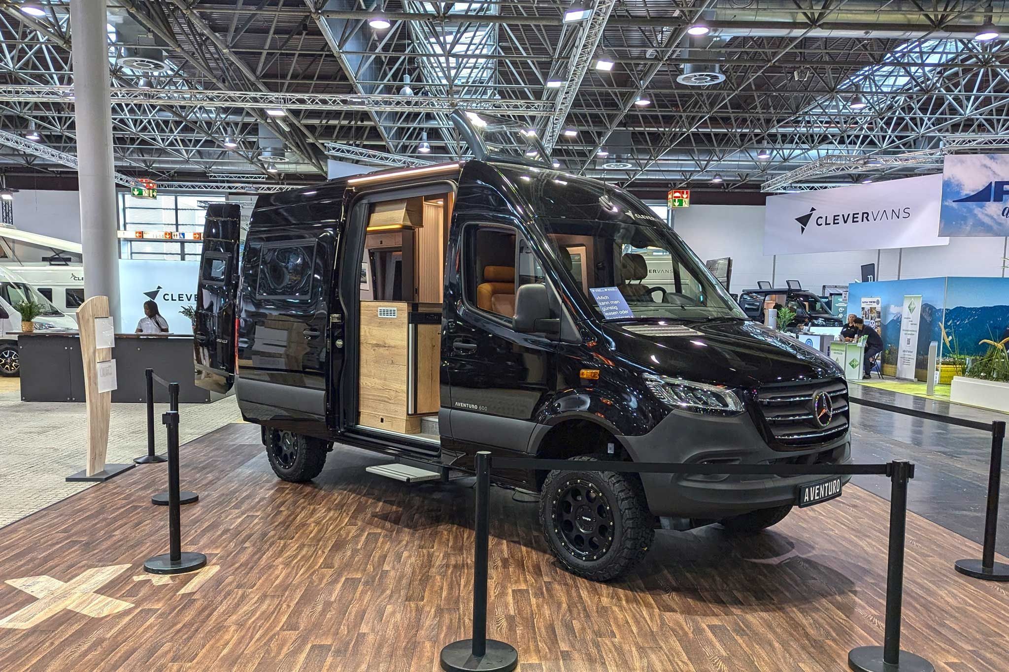 Nouveautés Caravan Salon 2024 : Clever Aventuro 600 – le sprinter tout-terrain intelligent pour 2 personnes