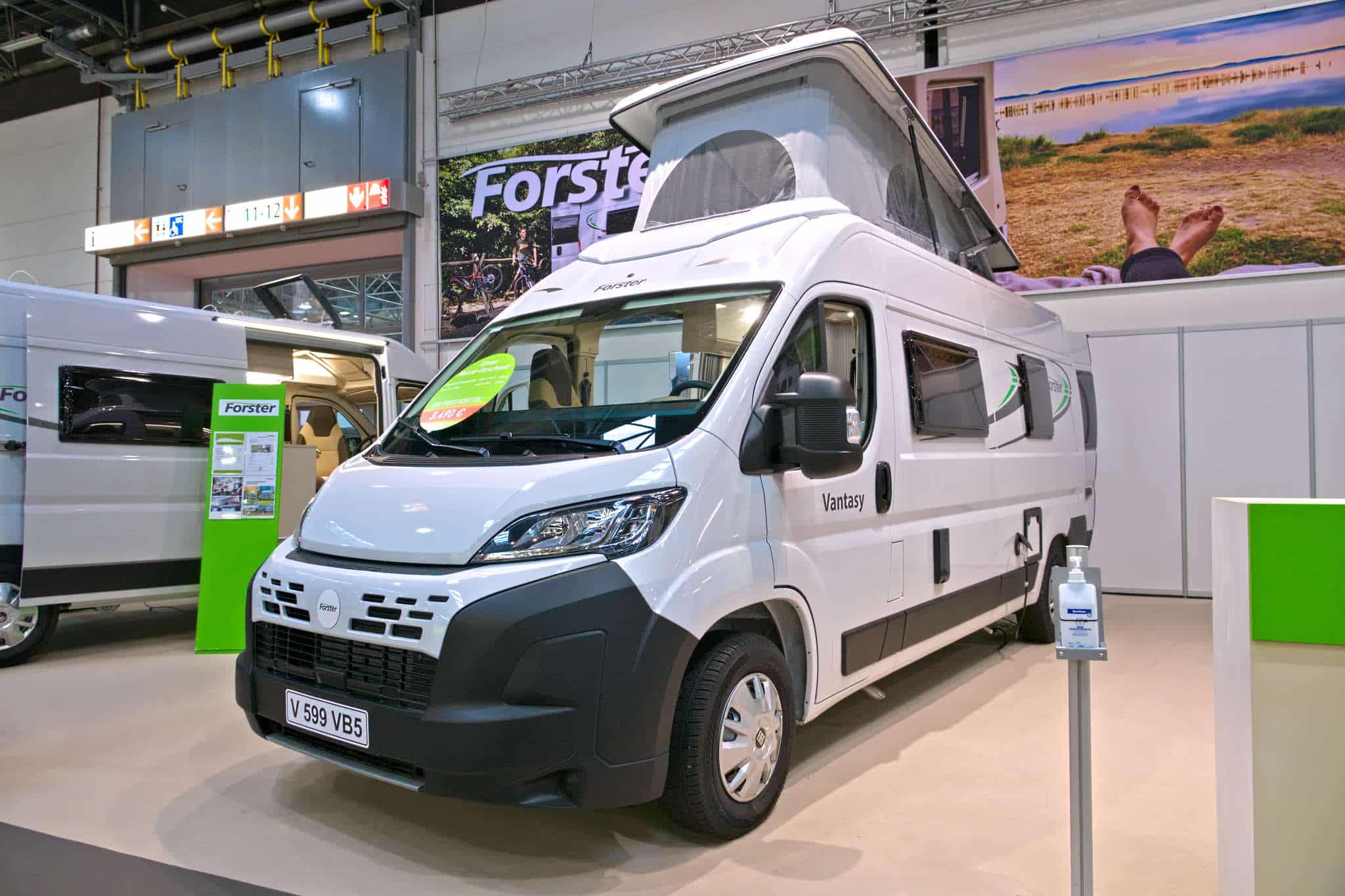 Forster Flip FV 599 VB5 (2025) : camping-car compact pour les voyages en camping en famille