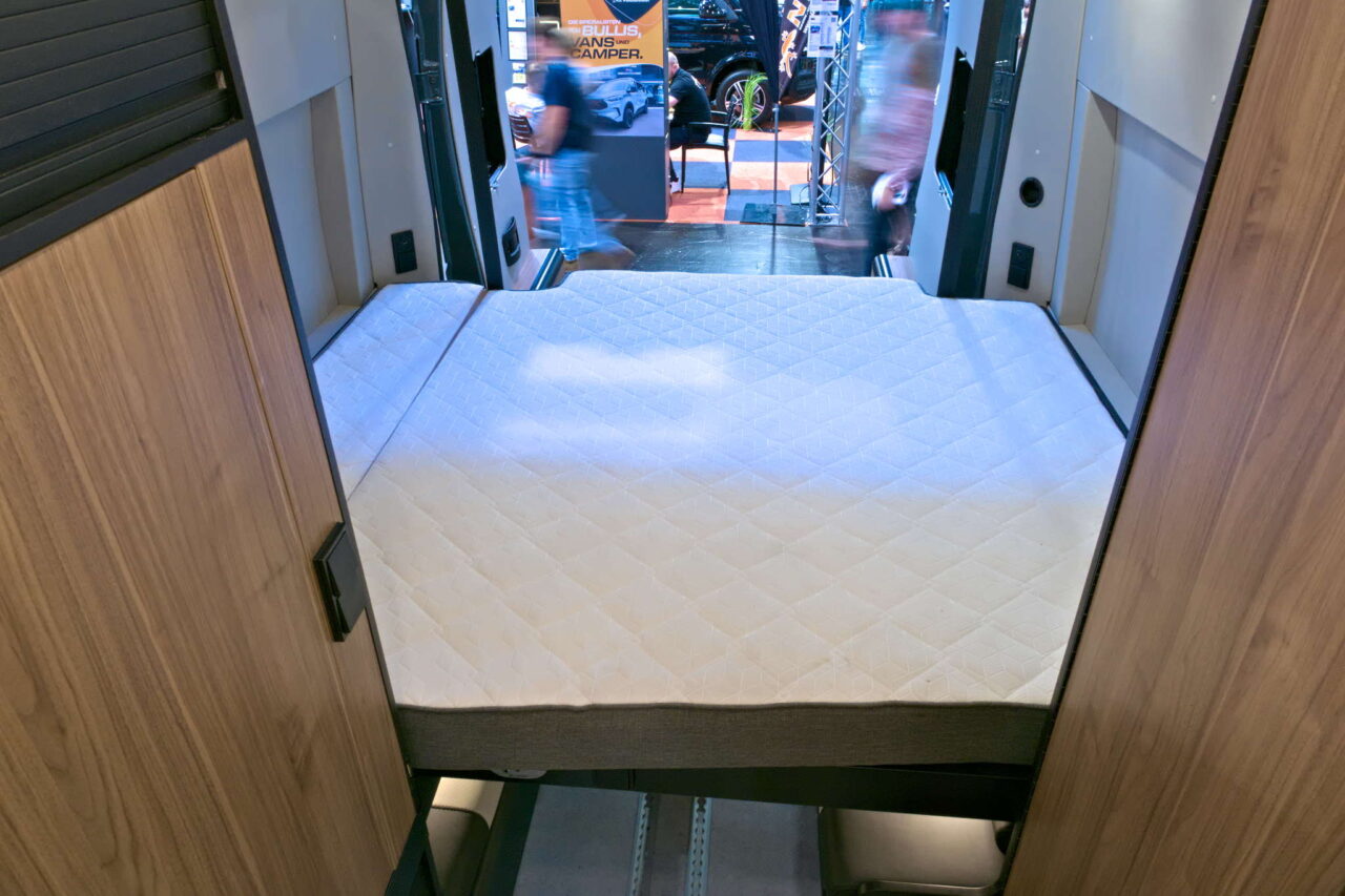 furgok x lounge 600 bett von innen
