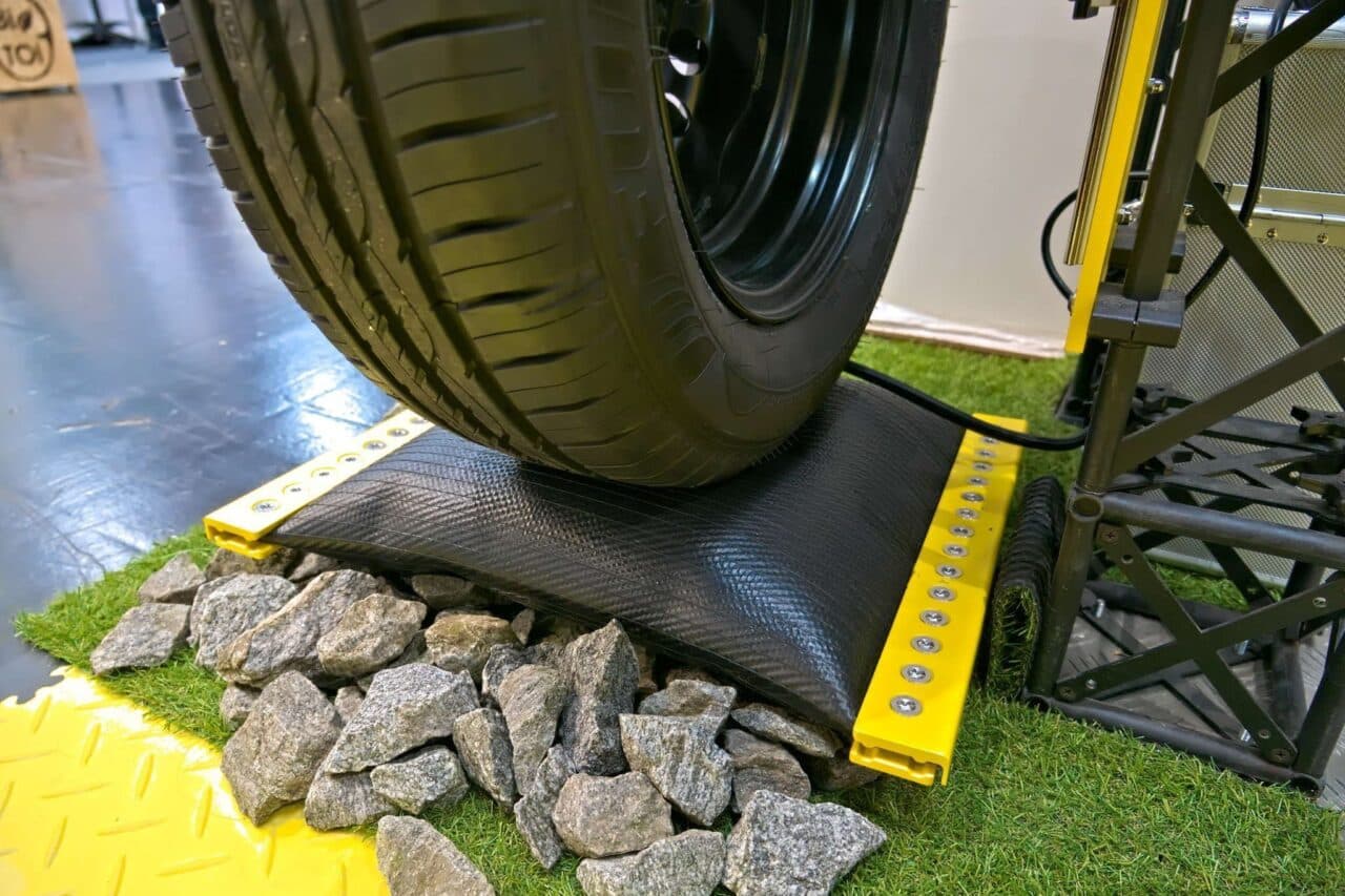 EMUK Coussins de levage Air-Lift (2024) - Coussins pneumatiques pour la mise à niveau des camping-cars et des caravanes 6 emuk luftkissen hebekissen air lift einfache handhabung caravan salon 2024