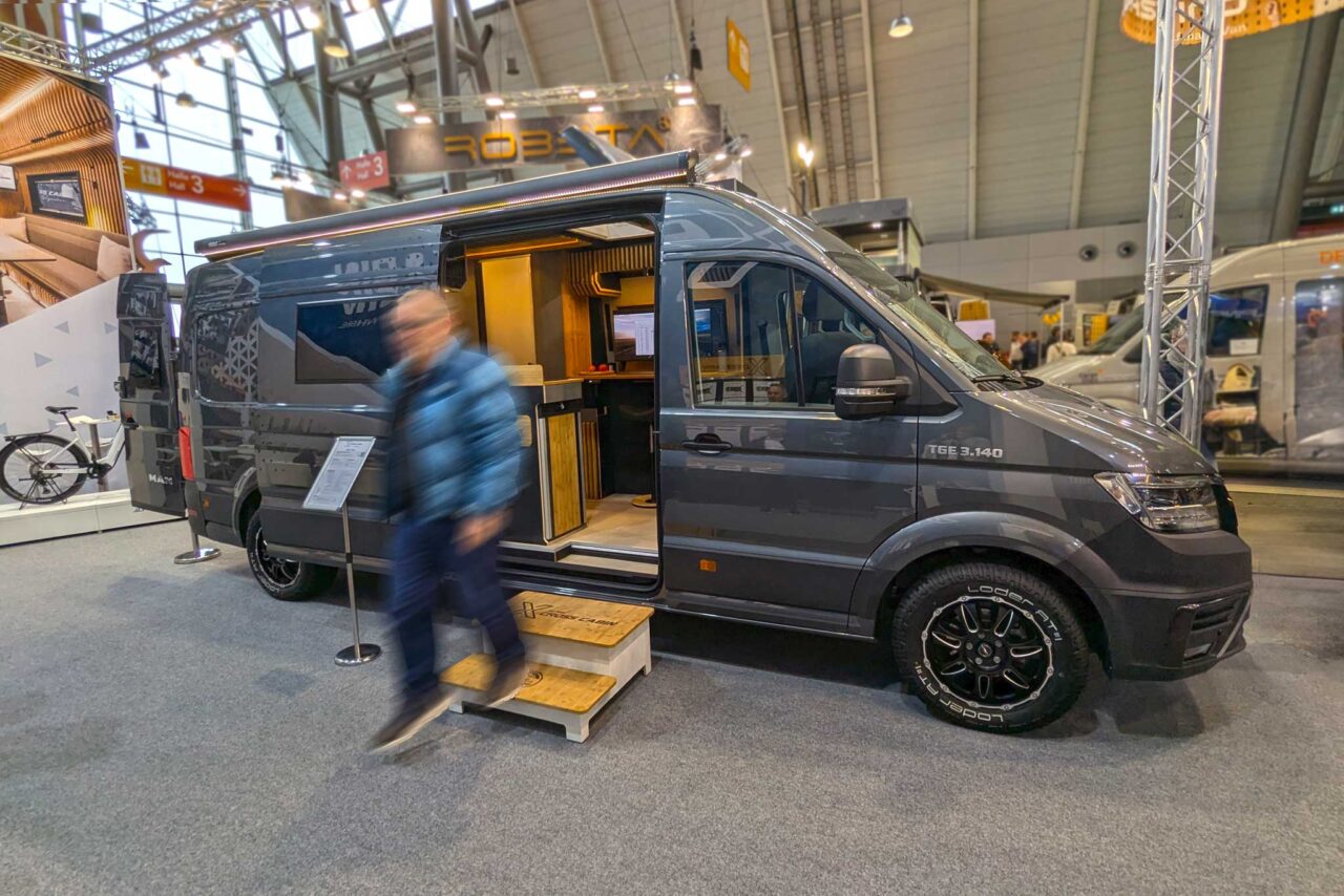 Alpine Cross Cabin Adventure Office (2026) au CMT 2025 - Vue extérieure