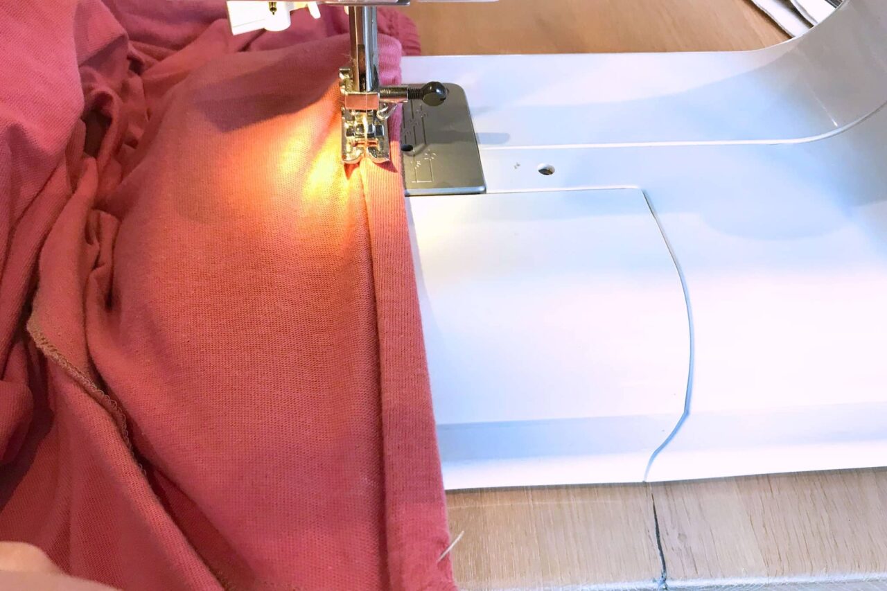 Couture de draps-housses pour matelas de camping-car de taille spéciale