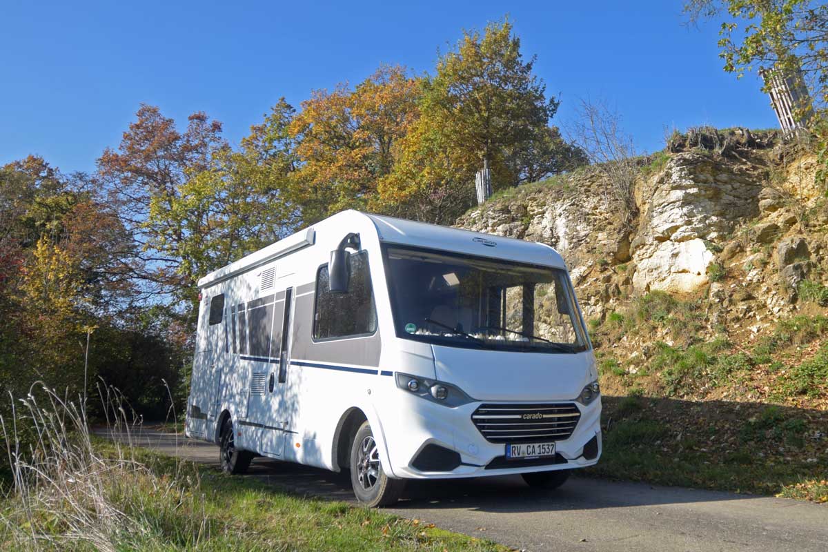 Carado I338 pro+ en test longue durée Camperstyle : intégré compact pour les campeurs de tous les temps et les familles 14 Le châssis s'intègre élégamment autour des pneus du véhicule de base Fiat Ducato