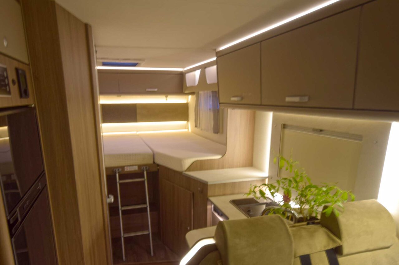 Carado I338 pro+ en test longue durée Camperstyle : intégré compact pour les campeurs de tous les temps et les familles 2 Intérieur du camping-car